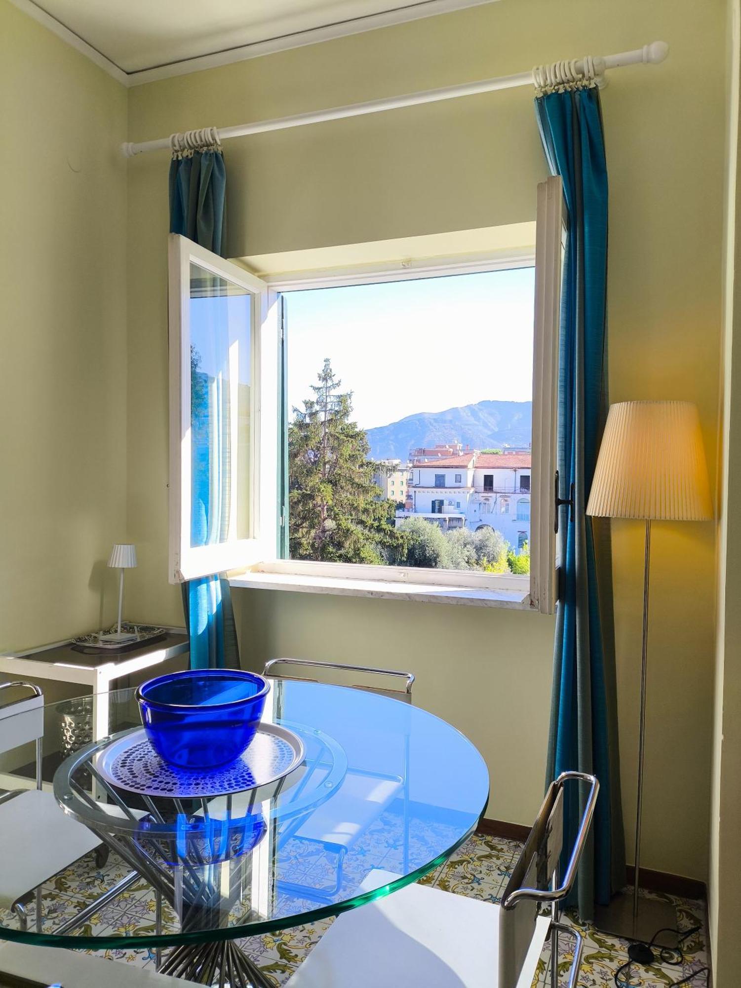 Casa Mar - Elegant Apartment With Pool And Panoramic Terrace In The Heart Of Sorrento Exteriör bild