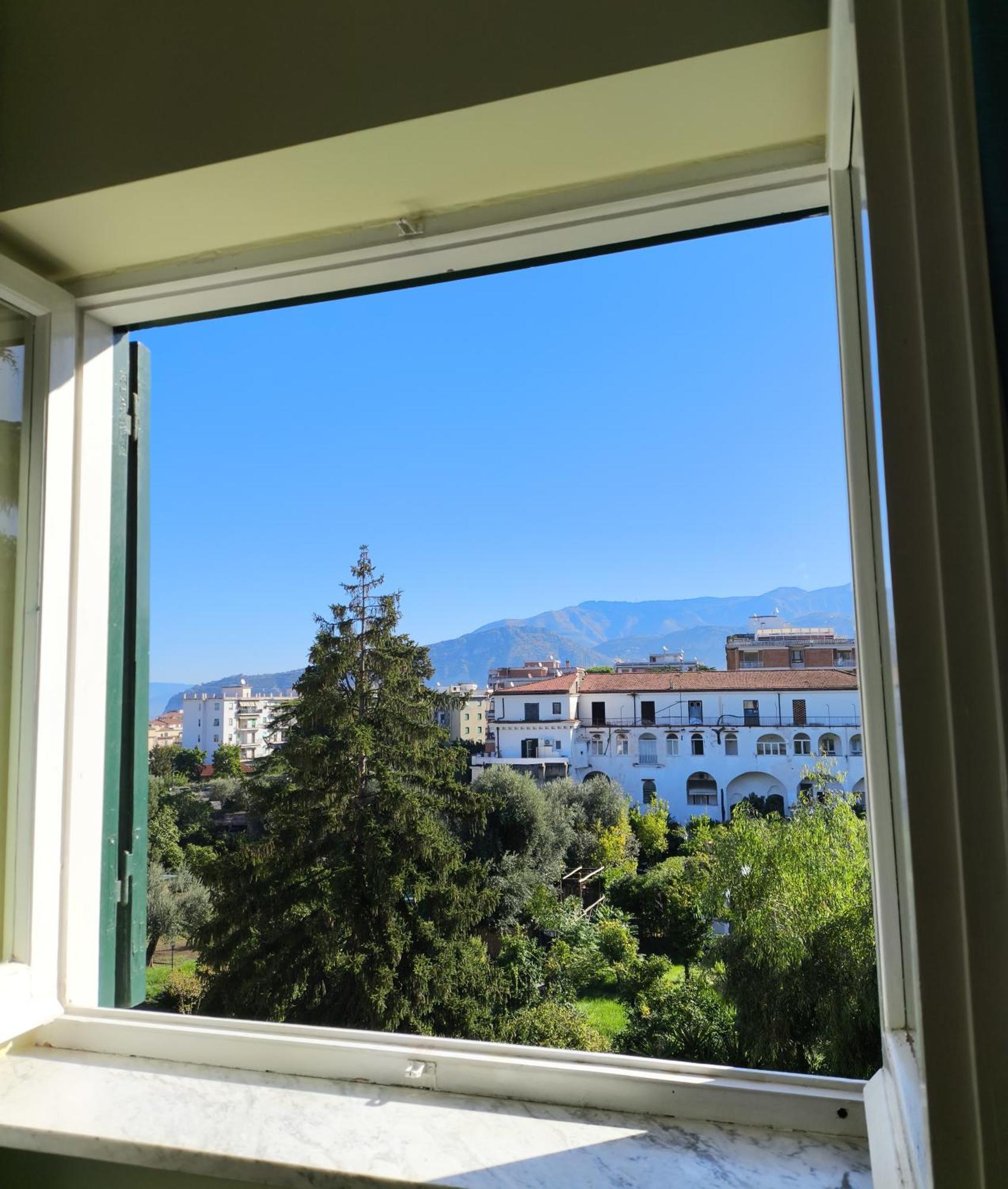 Casa Mar - Elegant Apartment With Pool And Panoramic Terrace In The Heart Of Sorrento Exteriör bild